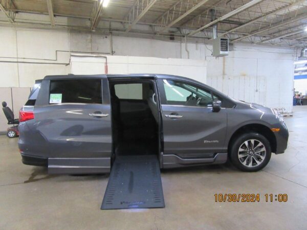 Grey Honda Odyssey with BraunAbility Side Entry Automatic In Floor conversion