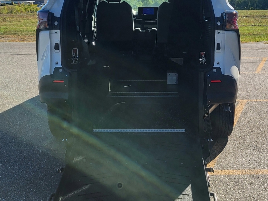 White Toyota Sienna with Vantage Mobility Rear Entry Manual Fold Out conversion