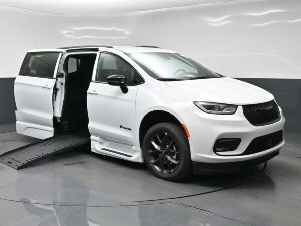 White Chrysler Pacifica with BraunAbility Side Entry Automatic Fold Out conversion