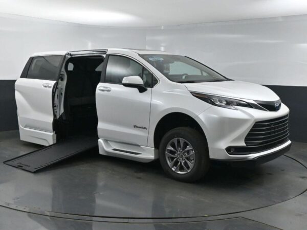 White Toyota Sienna with BraunAbility Side Entry Automatic In Floor conversion