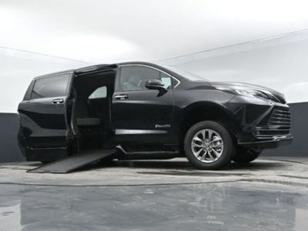 Black Toyota Sienna with BraunAbility Side Entry Automatic Fold Out conversion