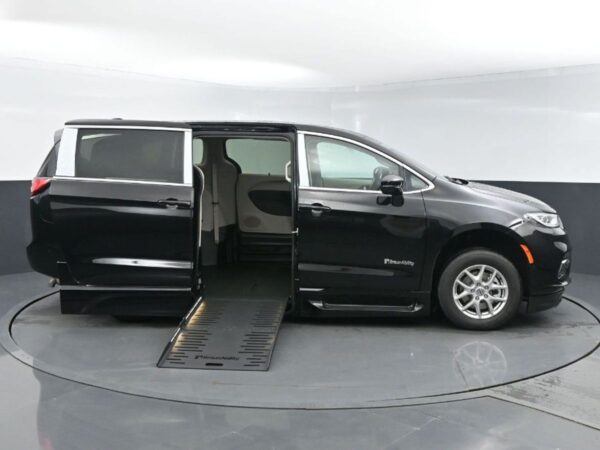 Black Chrysler Pacifica with BraunAbility Side Entry Automatic Fold Out conversion