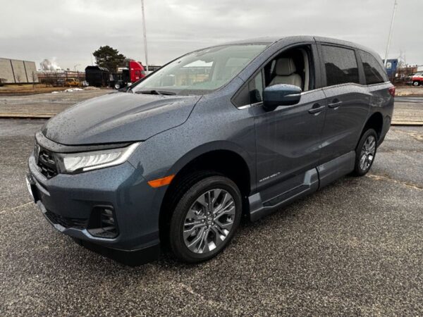 Blue Honda Odyssey with Vantage Mobility Side Entry Automatic In Floor conversion