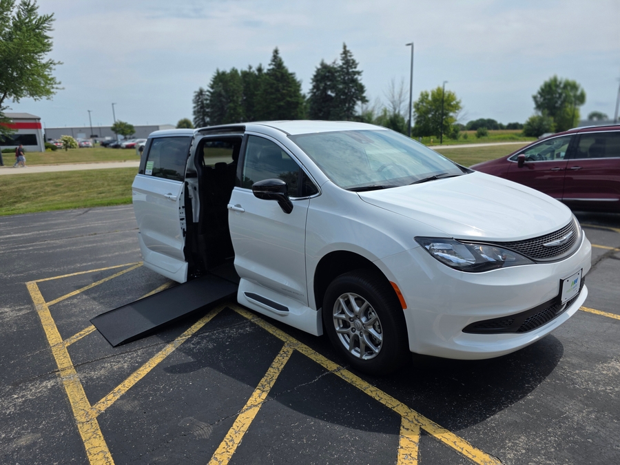 White Chrysler Voyager with Vantage Mobility Side Entry Automatic In Floor conversion