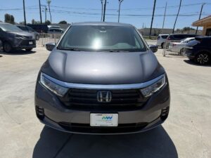 Grey Honda Odyssey with BraunAbility Side Entry Automatic In Floor conversion