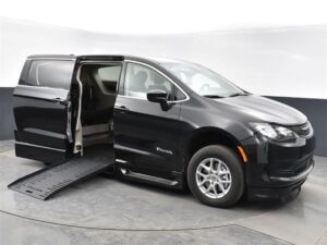 Black Chrysler Voyager with BraunAbility Side Entry Automatic Fold Out conversion