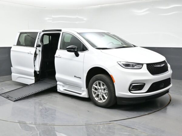 White Chrysler Pacifica with BraunAbility Side Entry Automatic In Floor conversion