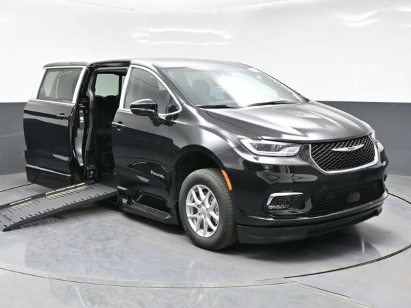 Black Chrysler Pacifica with BraunAbility Side Entry Automatic Fold Out conversion