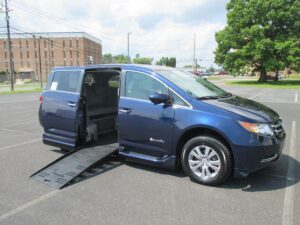 Blue Honda Odyssey with BraunAbility Side Entry Automatic Fold Out conversion