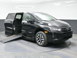 Black Honda Odyssey with BraunAbility Side Entry Automatic In Floor conversion