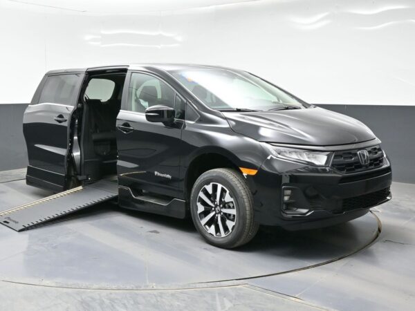 Black Honda Odyssey with BraunAbility Side Entry Automatic In Floor conversion
