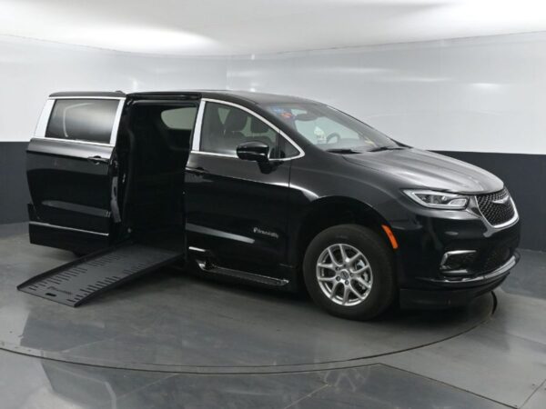 Black Chrysler Pacifica with BraunAbility Side Entry Automatic Fold Out conversion
