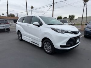 White Toyota Sienna with Vantage Mobility Side Entry Manual Fold Out conversion