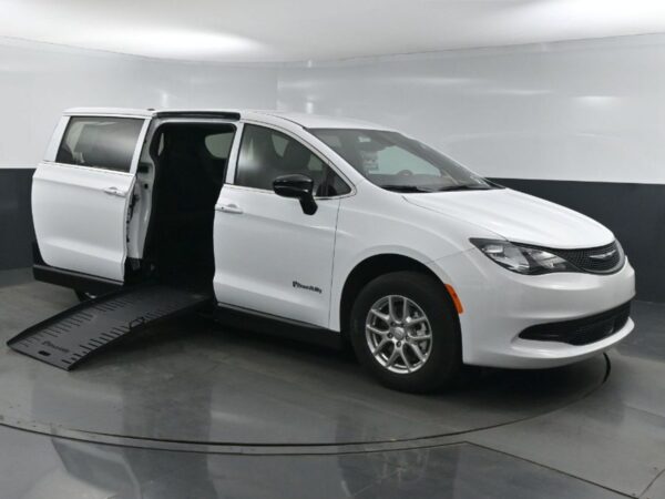 White Chrysler Voyager with BraunAbility Side Entry Manual Fold Out conversion