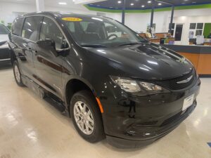 Black Chrysler Voyager with BraunAbility Side Entry Automatic Fold Out conversion