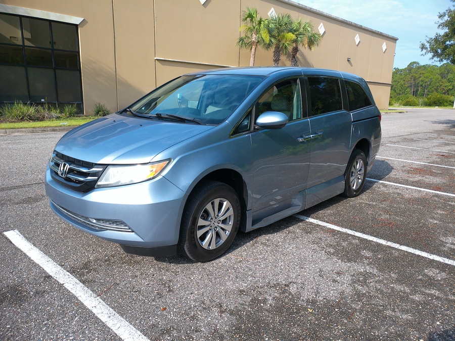 Blue Honda Odyssey with Vantage Mobility Side Entry Automatic In Floor conversion