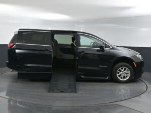 Black Chrysler Voyager with BraunAbility Side Entry Automatic Fold Out conversion