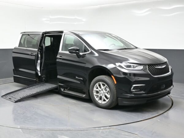 Black Chrysler Pacifica with BraunAbility Side Entry Automatic Fold Out conversion