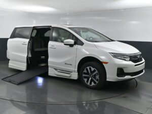 White Honda Odyssey with BraunAbility Side Entry Automatic In Floor conversion