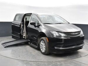 Black Chrysler Voyager with BraunAbility Side Entry Automatic Fold Out conversion