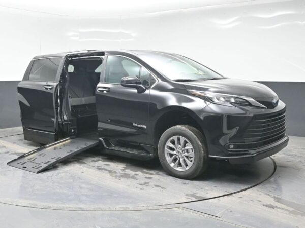 Black Toyota Sienna with BraunAbility Side Entry Automatic Fold Out conversion