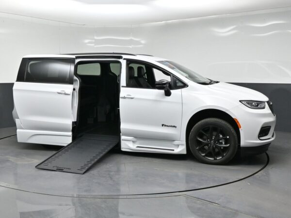 White Chrysler Pacifica with BraunAbility Side Entry Automatic In Floor conversion