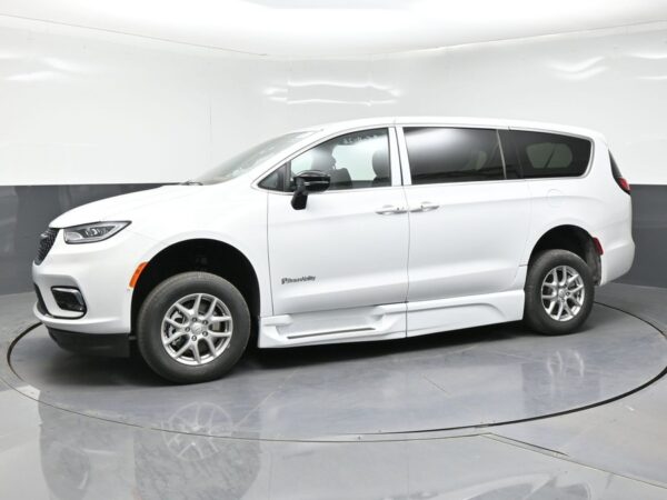 White Chrysler Pacifica with BraunAbility Side Entry Automatic Fold Out conversion