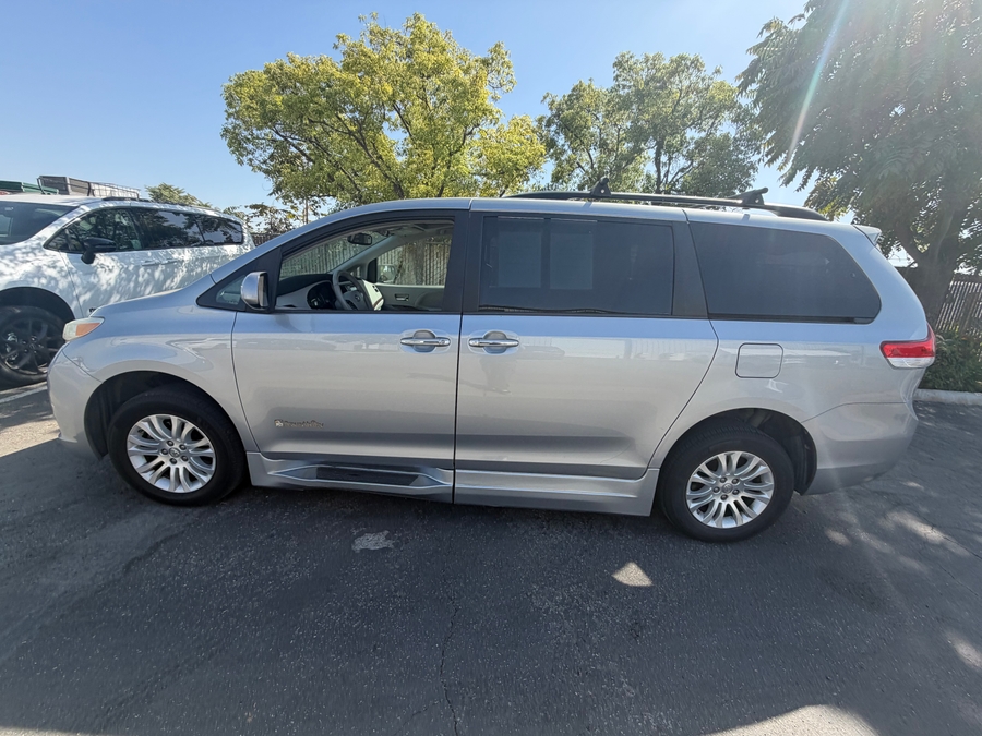 Silver Sky Metallic Toyota Sienna with BraunAbility Side Entry Automatic Fold Out conversion