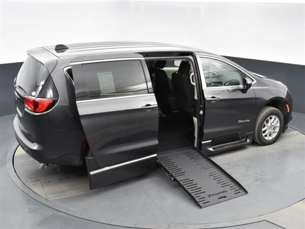 Black Chrysler Voyager with BraunAbility Side Entry Automatic Fold Out conversion