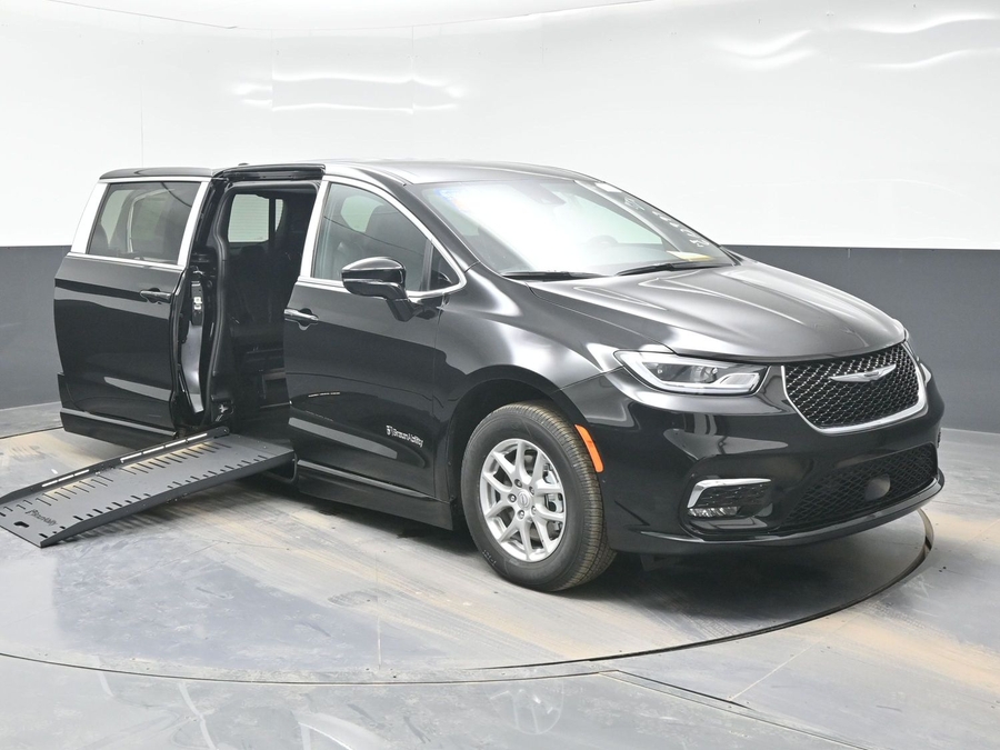 Black Chrysler Pacifica with BraunAbility Side Entry Automatic Fold Out conversion