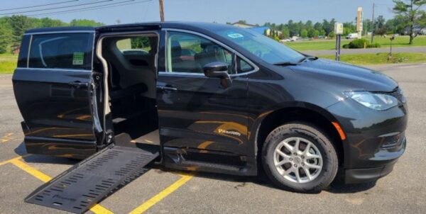Black Chrysler Voyager with BraunAbility Side Entry Automatic Fold Out conversion
