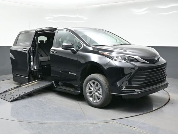 Black Toyota Sienna with BraunAbility Side Entry Automatic Fold Out conversion