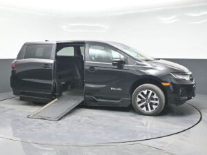 Black Honda Odyssey with BraunAbility Side Entry Automatic In Floor conversion