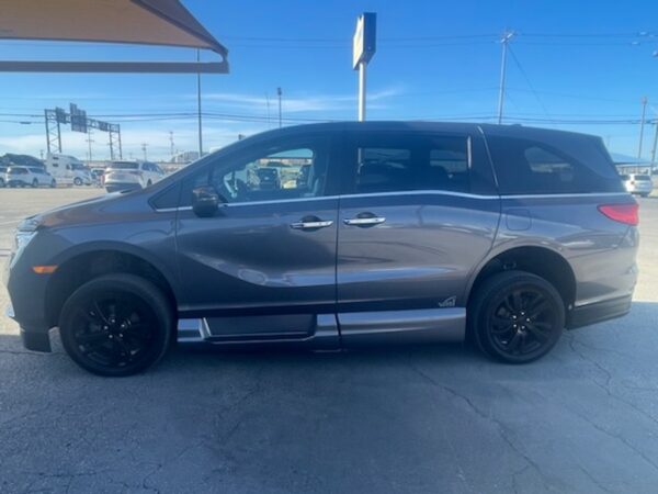 Grey Honda Odyssey with Vantage Mobility Side Entry Automatic In Floor conversion