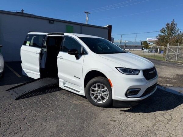 White Chrysler Pacifica with BraunAbility Side Entry Automatic Fold Out conversion