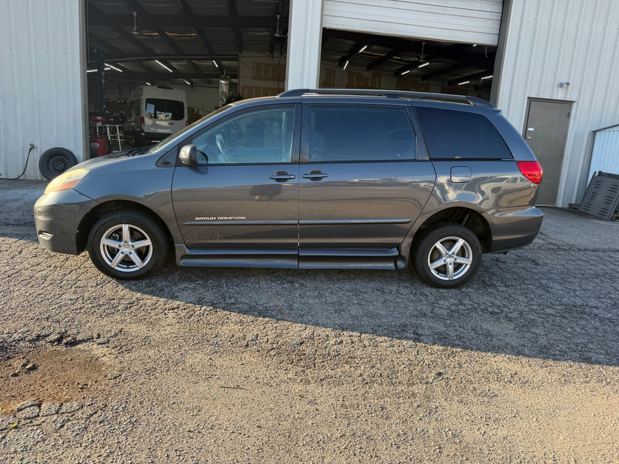 Blue Toyota Sienna with BraunAbility Side Entry Automatic Fold Out conversion