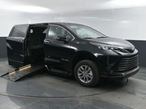 Black Toyota Sienna with BraunAbility Side Entry Automatic Fold Out conversion
