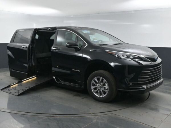 Black Toyota Sienna with BraunAbility Side Entry Automatic Fold Out conversion