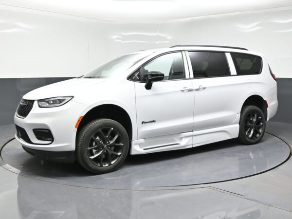 White Chrysler Pacifica with BraunAbility Side Entry Automatic In Floor conversion