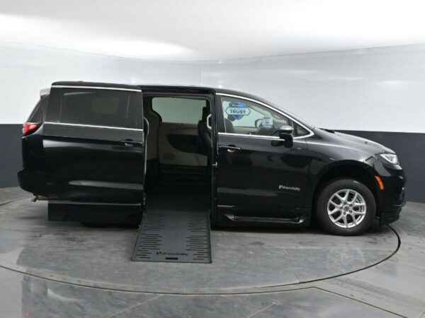 Black Chrysler Pacifica with BraunAbility Side Entry Automatic Fold Out conversion