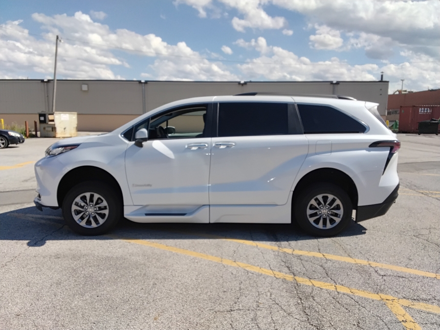 Silver Toyota Sienna with BraunAbility Side Entry Automatic Fold Out conversion