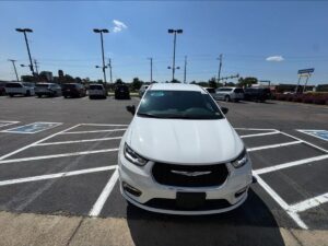 White Chrysler Pacifica with BraunAbility Rear Entry Manual Fold Out conversion