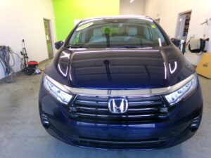 Blue Honda Odyssey with BraunAbility Side Entry Automatic In Floor conversion
