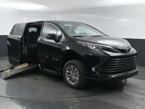 Black Toyota Sienna with BraunAbility Side Entry Automatic Fold Out conversion