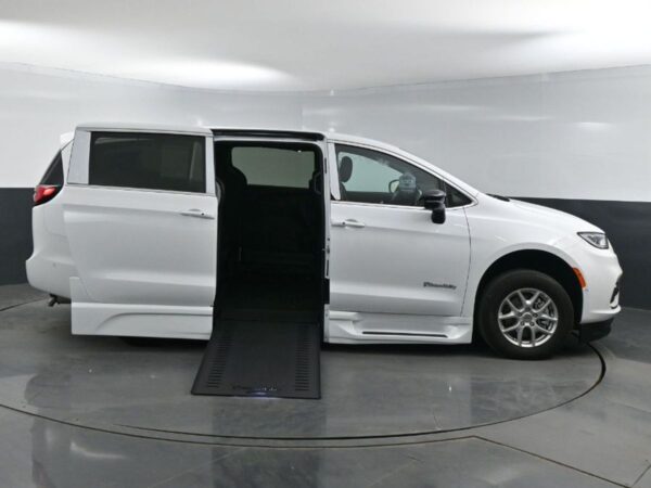 White Chrysler Pacifica with BraunAbility Side Entry Automatic In Floor conversion
