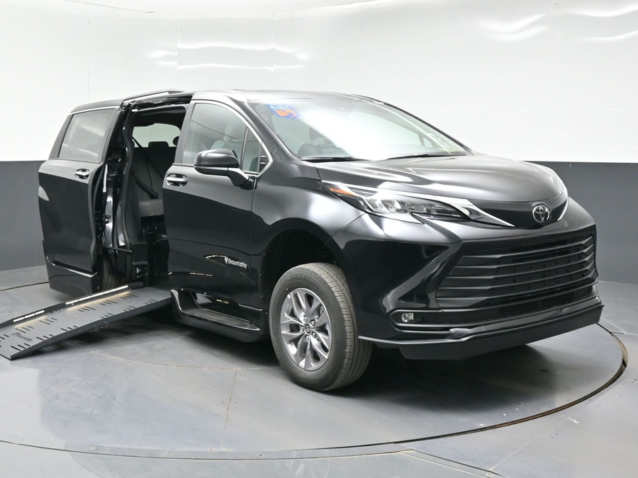 Black Toyota Sienna with BraunAbility Side Entry Automatic Fold Out conversion