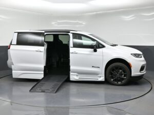 White Chrysler Pacifica with BraunAbility Side Entry Automatic Fold Out conversion