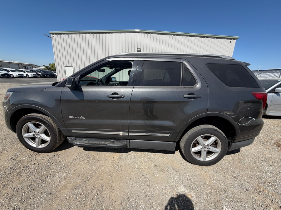 Ford Explorer with BraunAbility Side Entry Automatic In Floor conversion