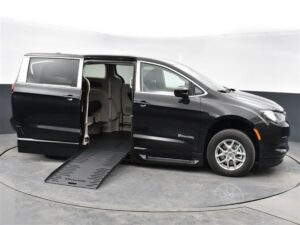 Black Chrysler Voyager with BraunAbility Side Entry Automatic Fold Out conversion