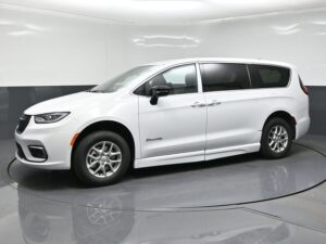 White Chrysler Pacifica with BraunAbility Side Entry Automatic Fold Out conversion
